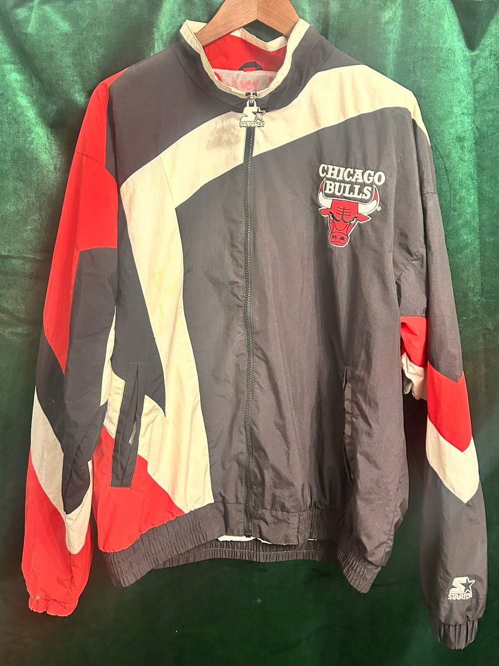 STARTER  vintage 90s Chicago Bulls Black Red White Colorblock Track Jacket
